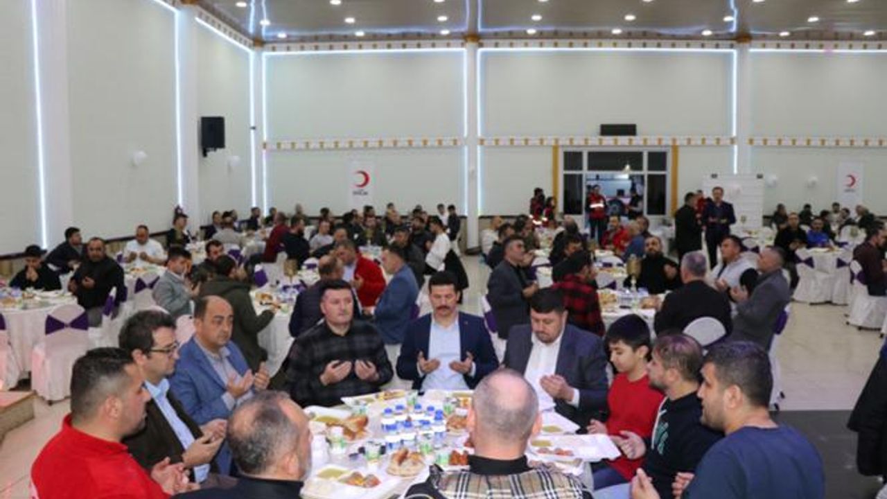 Kdz. Ereğli Kızılay deprem kahramanlarına iftar verdi