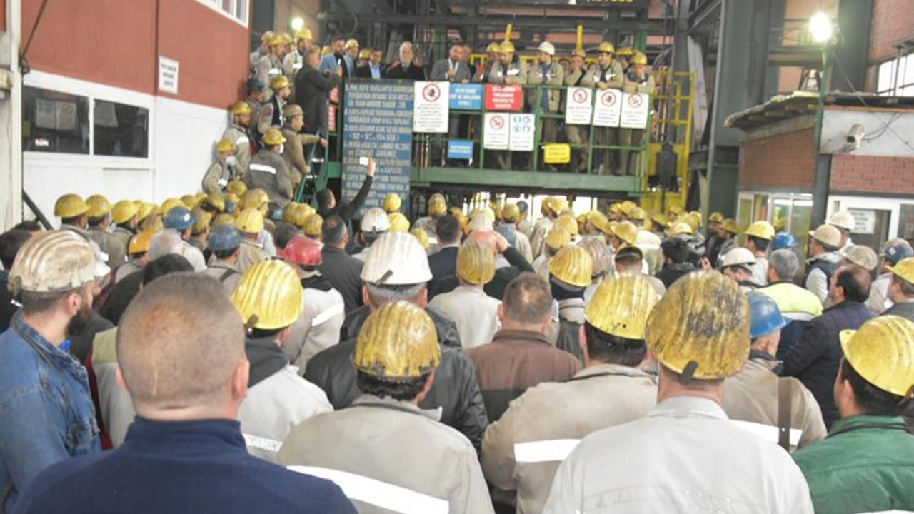 Nejdet Tıskaoğlu Karadon'da madencilerle bir araya geldi
