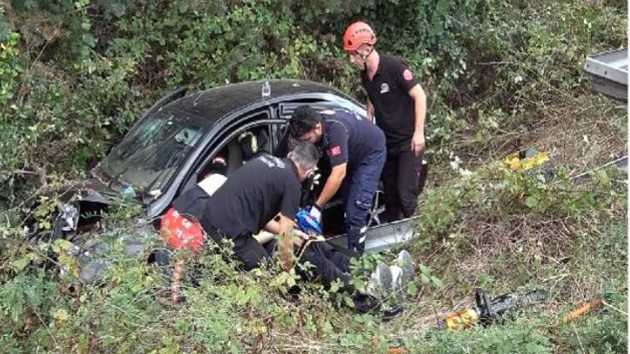 Şarampole uçan otomobilin sürücüsü yaralandı
