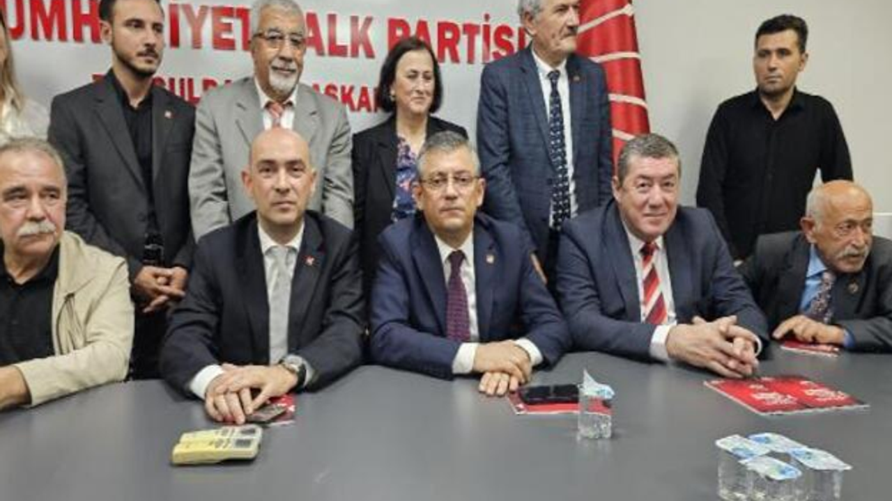 Özgür Özel Zonguldak İl Başkanlığını ziyaret etti