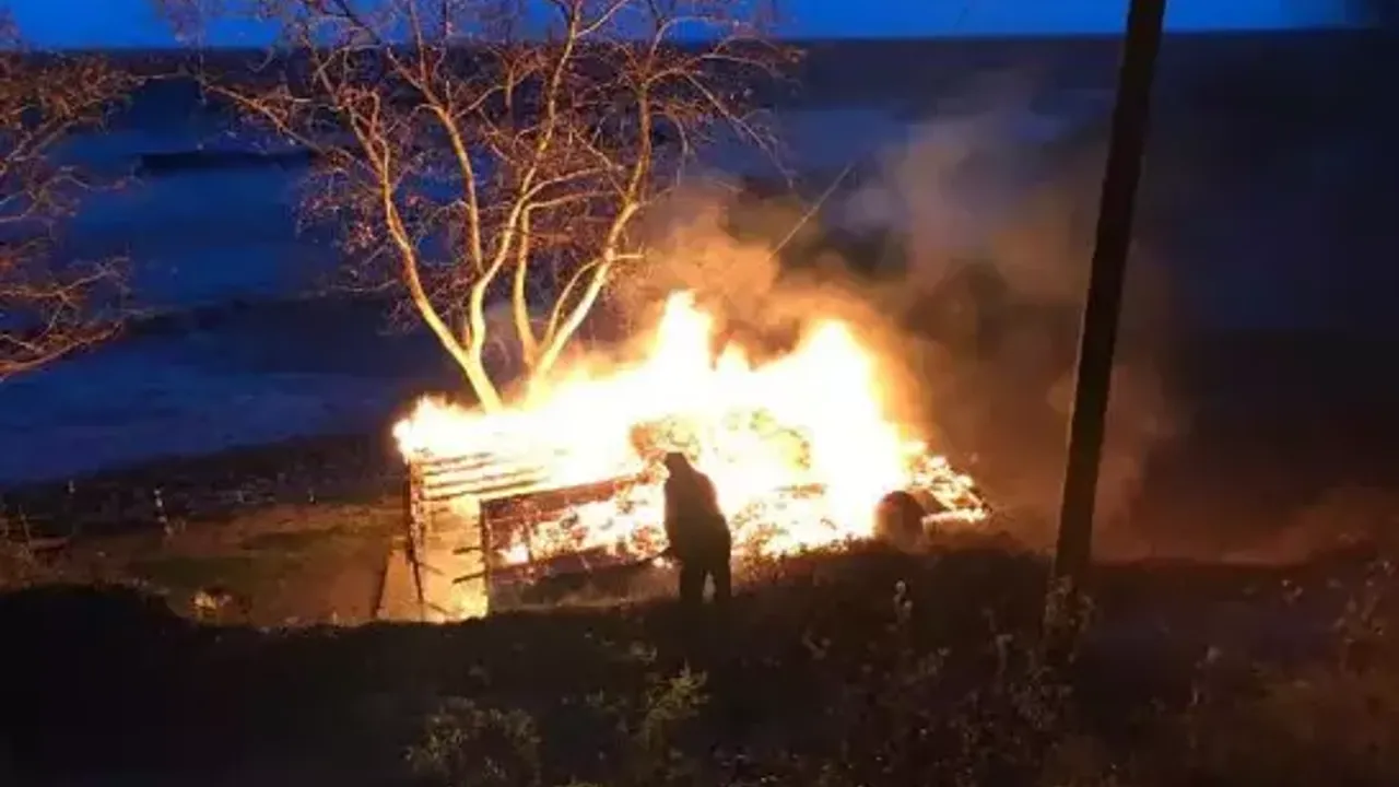 Alevler kulübeyi küle çevirdi yangının sebebi araştırılıyor