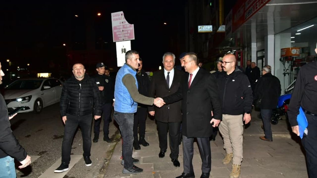 Saadet Oruç Osman Hacıbektaşoğlu ve protokol esnaf ziyareti