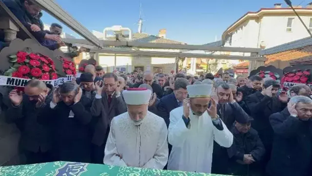 Bakan Tunç Fırıncıoğlu'nun eşinin cenazesine katıldı