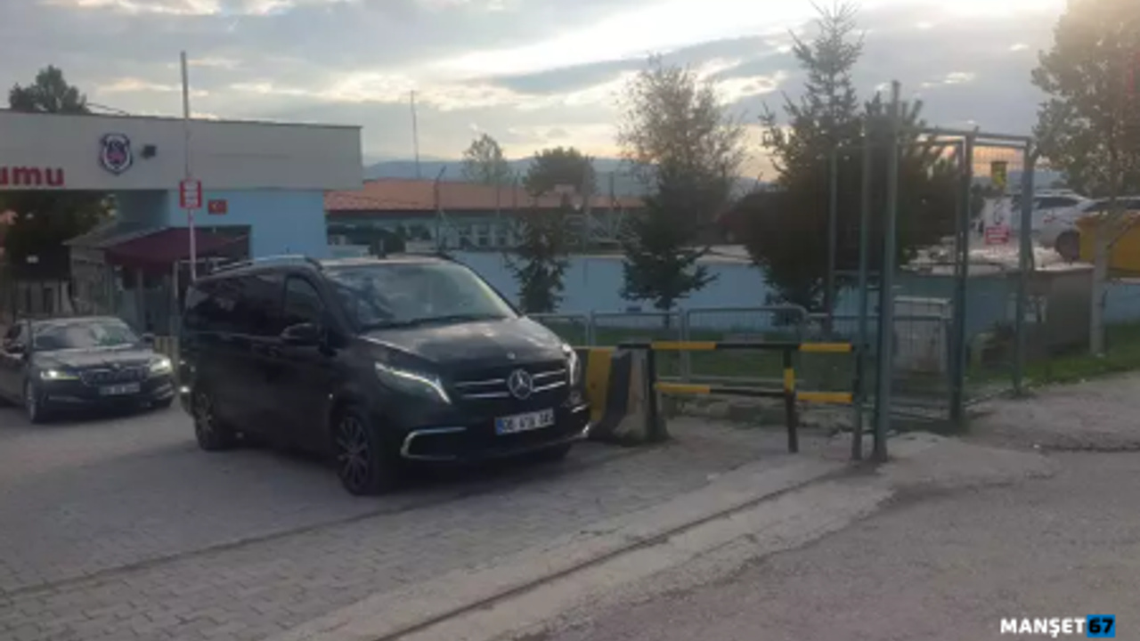 CHP lideri Özel,Başkan Türker'i cezaevinde ziyaret etti...
