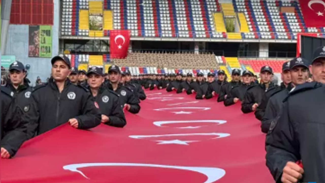 Komandoların 29 Ekim gösterisi ilgiyle izlendi...