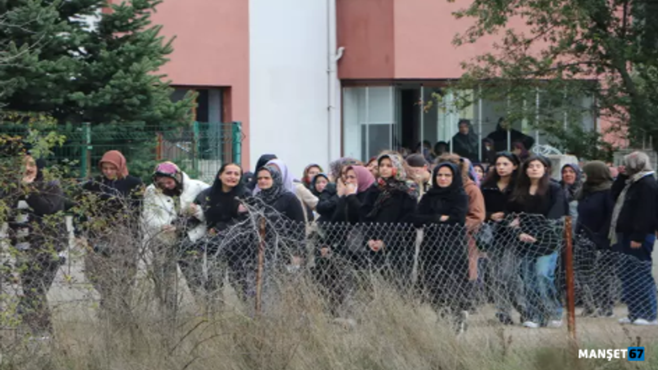 Otomobil çarpmıştı... Edanur son yolculuğuna uğurlandı...