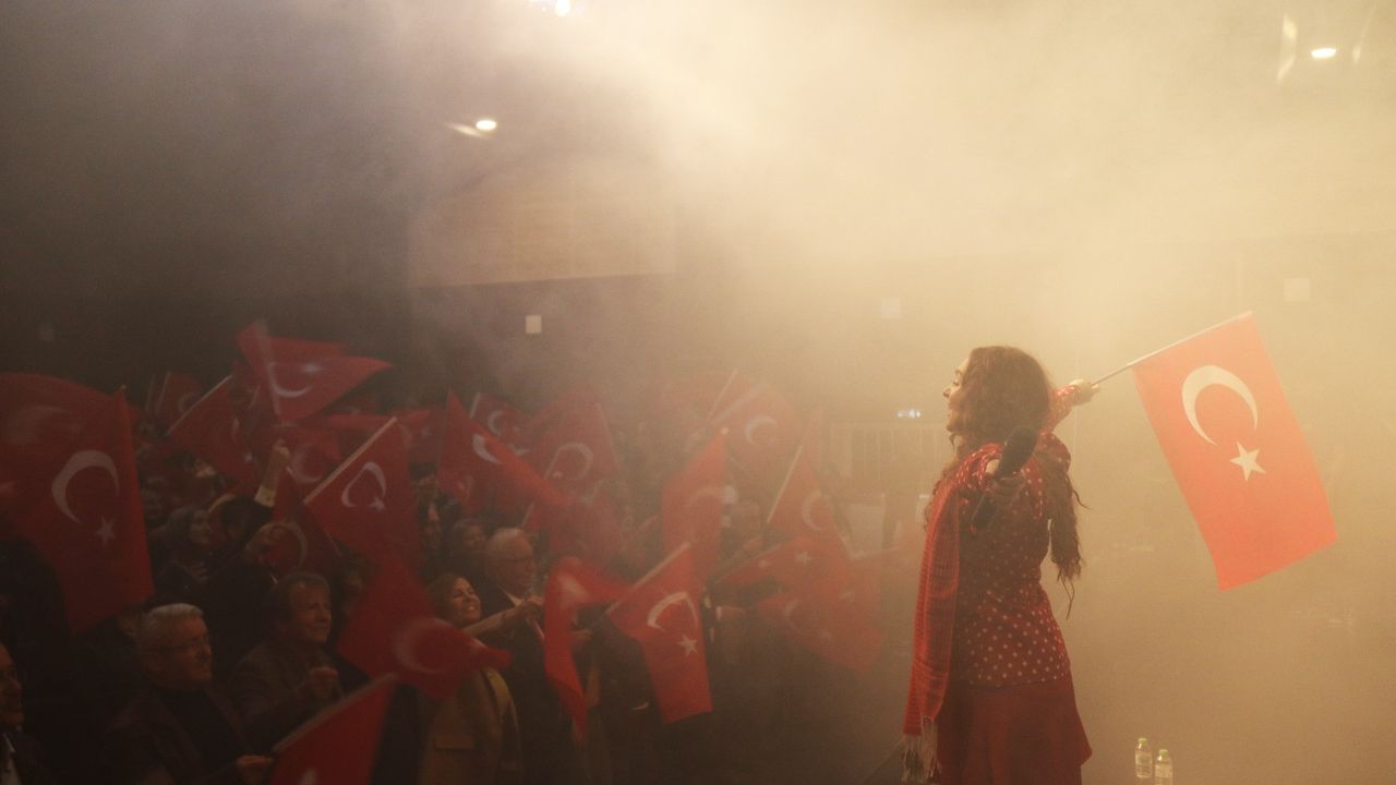 Karadeniz Ereğli Işıl Ayman ile coştu...