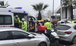 Sürücü kursu aracıyla motosiklet çarpıştı...