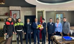 Polis haftası dolayısıyla Kaymakama gittiler...
