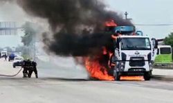 Belediyeye ait vidanjör alevlere teslim oldu