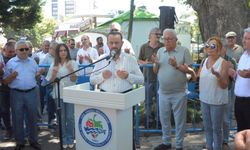 Ereğli Belediyesi vatandaşlara aşure dağıttı.