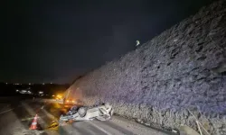 Otomobil 15 metreden anayola düştü 2 ölü 1 yaralı