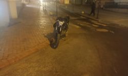 Motosiklet sürücüsü hakimiyeti kaybetti... 1 Yaralı