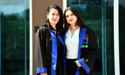 Anne ve kızı aynı üniversiteden mezun oldu...