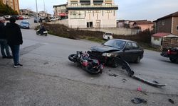 Otomobil ile motosiklet kafa kafaya çarpıştı…