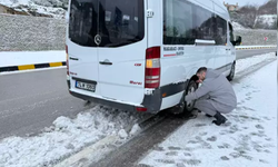 Kar yağışı olumsuz etkiledi... 12 köy yolu kapandı...