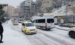 Araçlar yolda kaldı… Trafik felç oldu…