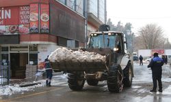 Kdz. Ereğli'de kar kütleleri kaldırılıyor...