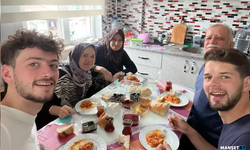 Depremzedeler için gelenleri evinde ağırladı...
