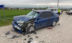 Otomobille motosiklet çarpıştı: 2’si ağır 6 yaralı...