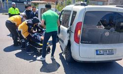 Motosiklet ve ticari araç çarpıştı... 1 kişi yaralandı...