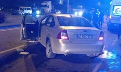 Yoldan çıktı, TIR'a çarptı... 1'i ağır 3 yaralı...