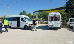 İşçi servis minibüsleri çarpıştı; 8 yaralı...