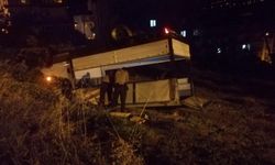 Yoldan çıkan kamyonet takla attı…
