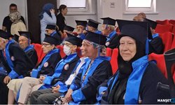60 yaş üstü mezunlar kep attı...