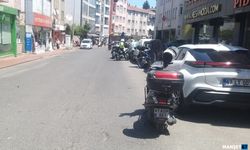 Motokurye yayaya çarptı… 2 yaralı…
