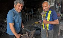 Yarım asırdır elinden çekiç düşmedi...