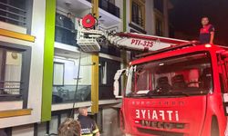 Daireden çıkan yoğun duman korkuttu…