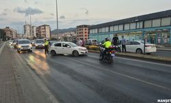 Trafikte tartıştılar... Aracın önünü kestiler...