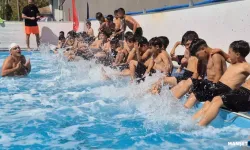 Mevsimlik işçilerin çocuklarına yüzme eğitimi
