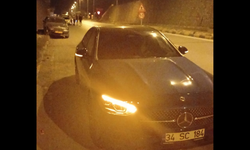 Otomobiller çarpıştı... Yaralılar hastaneye kaldırıldı...