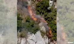 Orman işçileri, alevlerden son anda kurtuldu...
