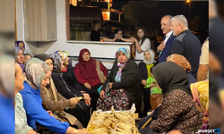 2 asırlık gelenek; 3 saat boyunca topluca mısır soydular...
