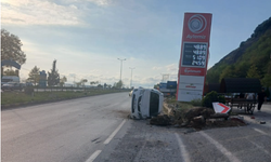 Önce banketlere sonra reklam panosuna çarptı...