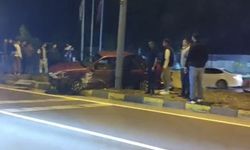 Kontrolden çıktı... Direğe çarparak durabildi...