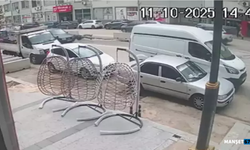 Otomobil çarptı... Kameraya yansıdı...