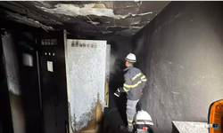Apartmanda yangın; 5 kişi dumandan etkilendi...