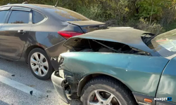 3 araçlı zincirleme kazada 3 kişi yaralandı...