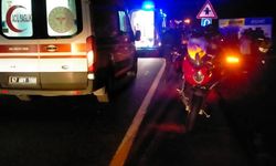 Motorlu turistler kaza yaptı... 2 yaralı...