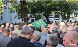 Evinde bıçaklanmış halde bulunmuştu, toprağa verildi...