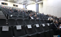 Düzenlenen etkinlikte salon boş kaldı...