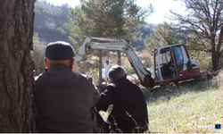 Su altında kalacak mezarlıktaki kabirler taşınıyor...