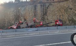 Kamyon şarampole yuvarlandı… Yaralı var...