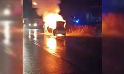 Park halindeki otomobil yandı...