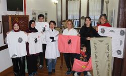 "Atatürk" konulu tahta baskı atölyesi...