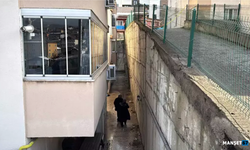 Çökme riski olan bina tahliye ediliyor...